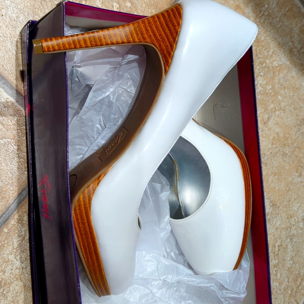 Fioni platform heel